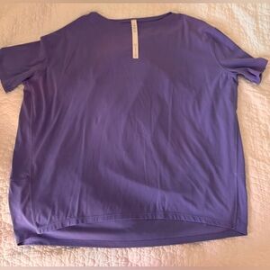 Lululemon tee